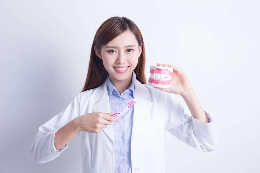 高津充雄Smile woman dentist doctor